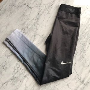 Nike pro hyperwarm running tights